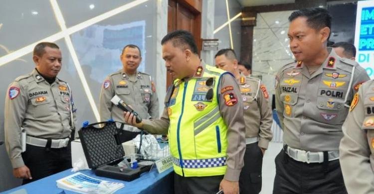 Kakorlantas Tegaskan Pentingnya Efektivitas Tilang Elektronik Kakorlantas Tegaskan Pentingnya Efektivitas Tilang Elektronik