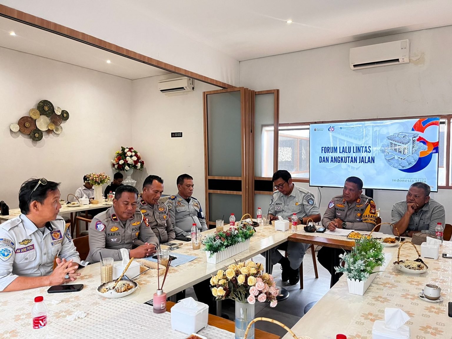 Satlantas Polres Bone dan Jasa Raharja Gelar Pertemuan Forum LLAJ untuk Amankan Nataru