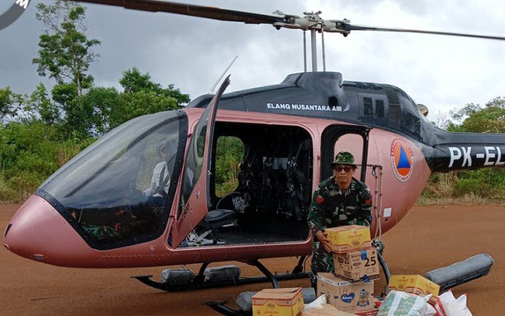 Bantuan Untuk Wilayah Terisolir di Sumatra Barat Didistribusikan Lewat Udara