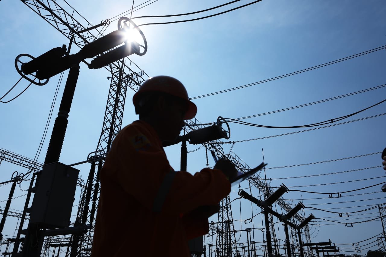 Jaringan Listrik Tapanuli Utara Belum Normal, Warga Masih Alami Pemadaman