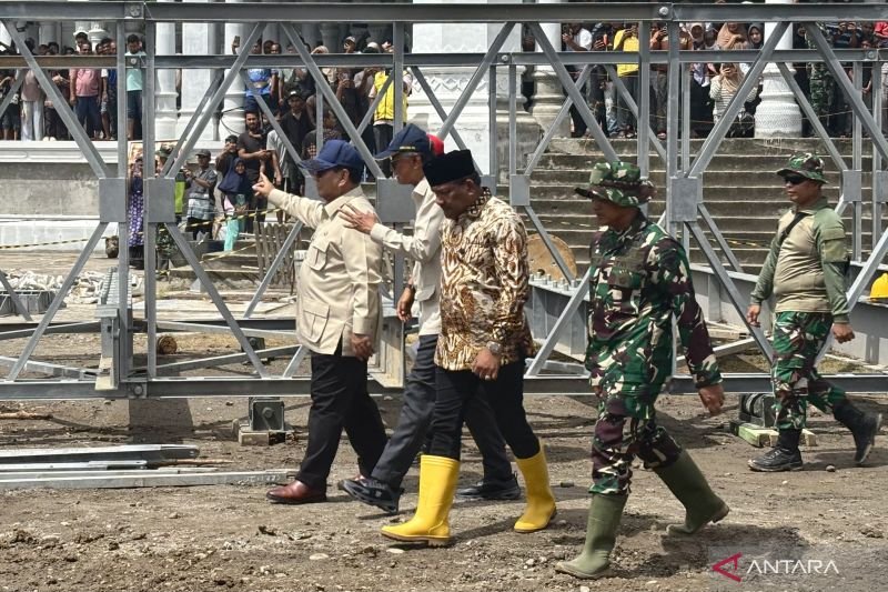 Prabowo Pacu Penyelesaian Jembatan Bailey untuk Buka Akses Desa Terisolir