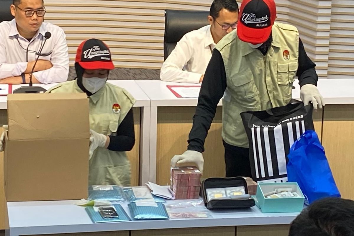 Modus “All In” Rp23 Miliar di KPP Madya Jakut: Cara Pejabat Pajak Pangkas Tagihan 80 Persen