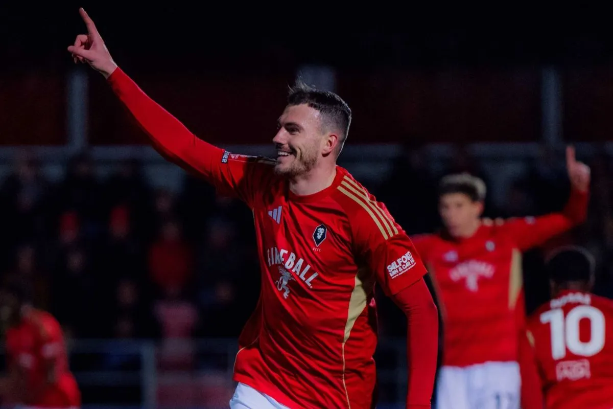 Salford City Melaju ke Putaran Keempat Usai Tekuk Swindon Town 3-2