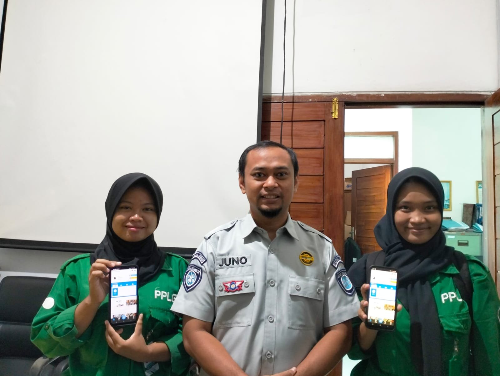 Jasa Raharja Cabang Tasikmalaya Sosialisasikan Aplikasi JR Safety Road kepada Peserta Magang SMK Negeri 1 Cilawu Garut