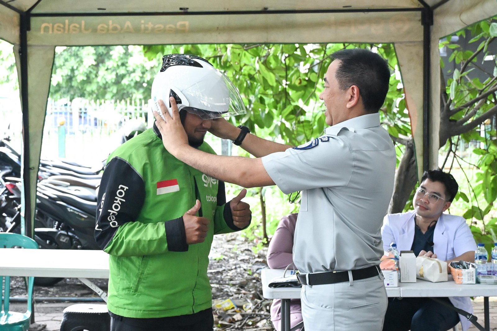 Kolaborasi Budaya Safety di Jalan Raya, Jasa Raharja Hadir di Tengah Komunitas Ojol Rawa Buaya, Jakarta