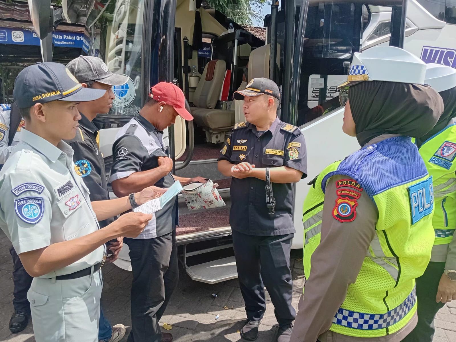 Perkuat Keselamatan Transportasi, Lintas Instansi Gelar Ramp Check Angkutan Umum di Kota Yogyakarta