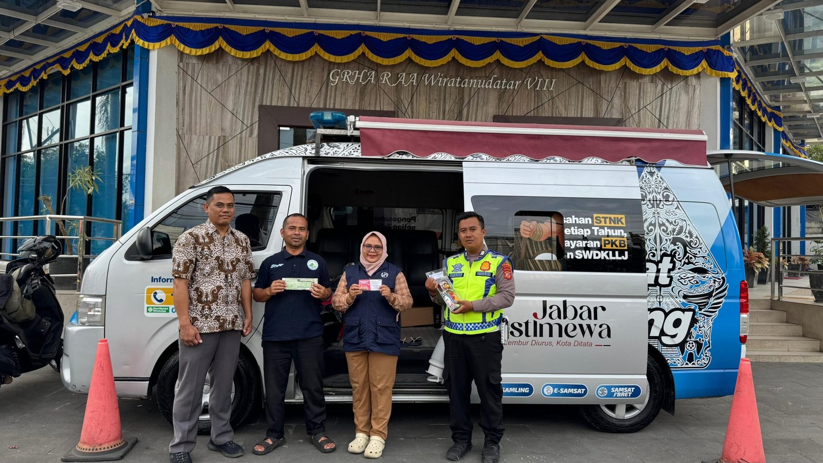 Optimalkan Pelayanan di Bulan Suci, Jasa Raharja Bersama Samsat se-Priangan Timur Gelar Layanan Samsat Keliling Ngabuburit dan Tebar Reward bagi Wajib Pajak