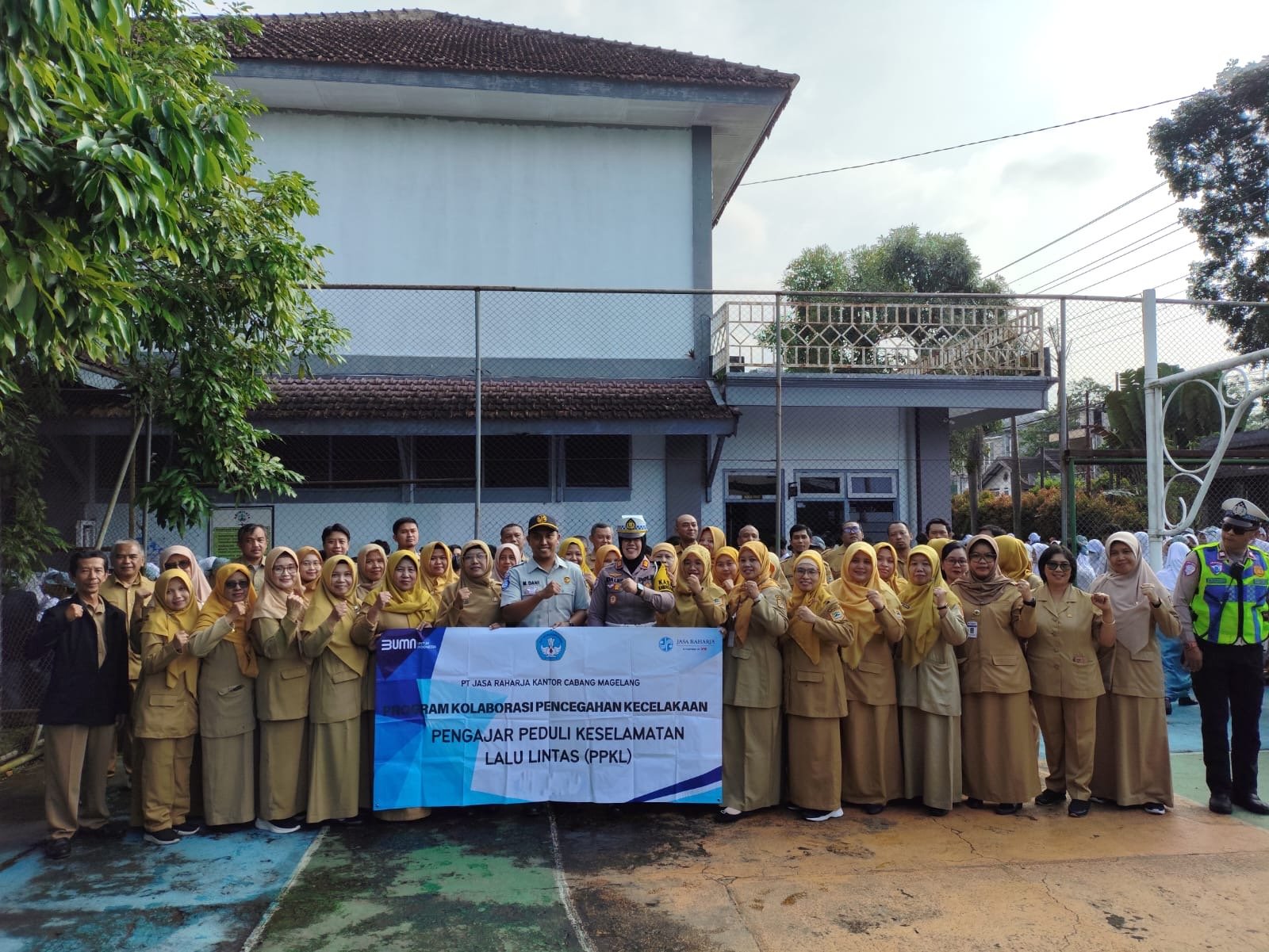 Tanamkan Budaya Tertib Lantas, Jasa Raharja Magelang dan Satlantas Polres Magelang Kota Sambangi SMAN 4 melalui Program PPKL