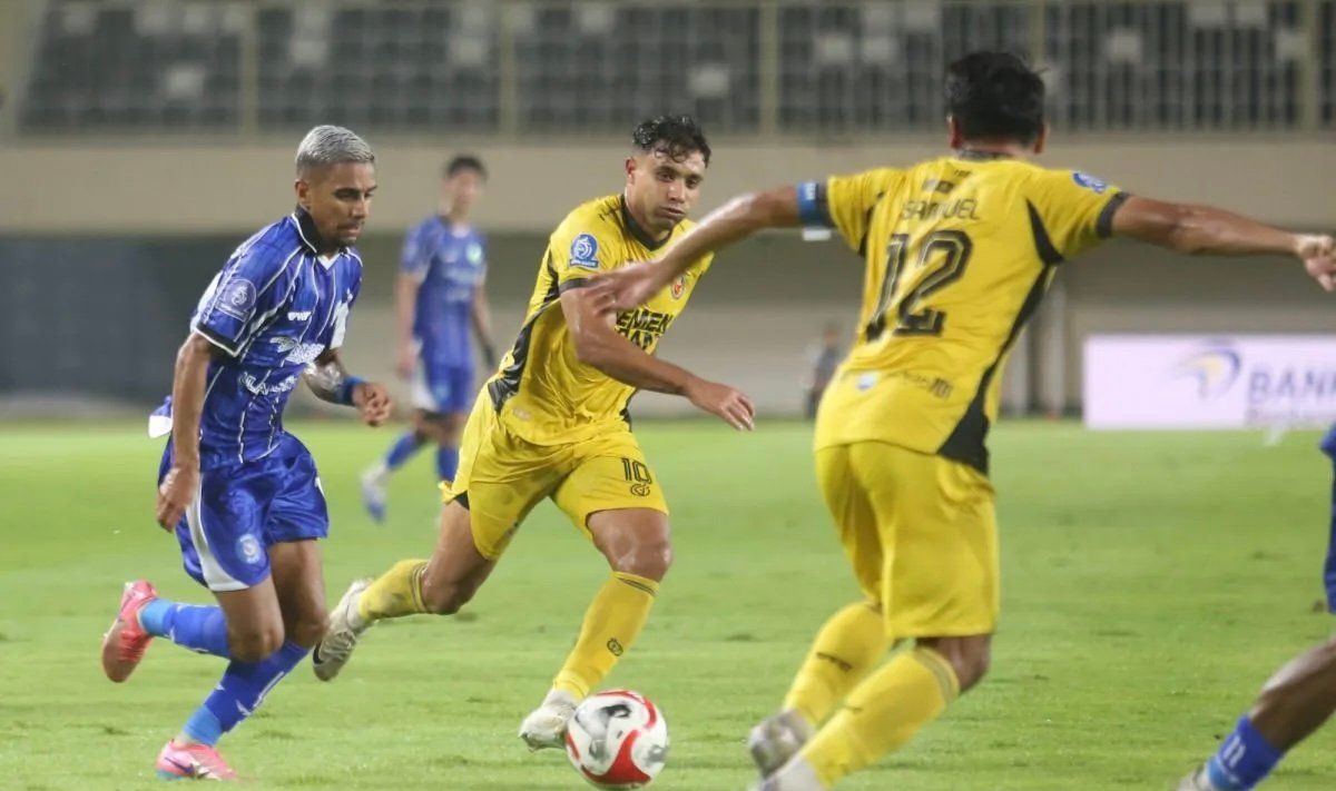 Akhiri Puasa Kemenangan, Semen Padang Tundukkan PSBS Biak 2-0