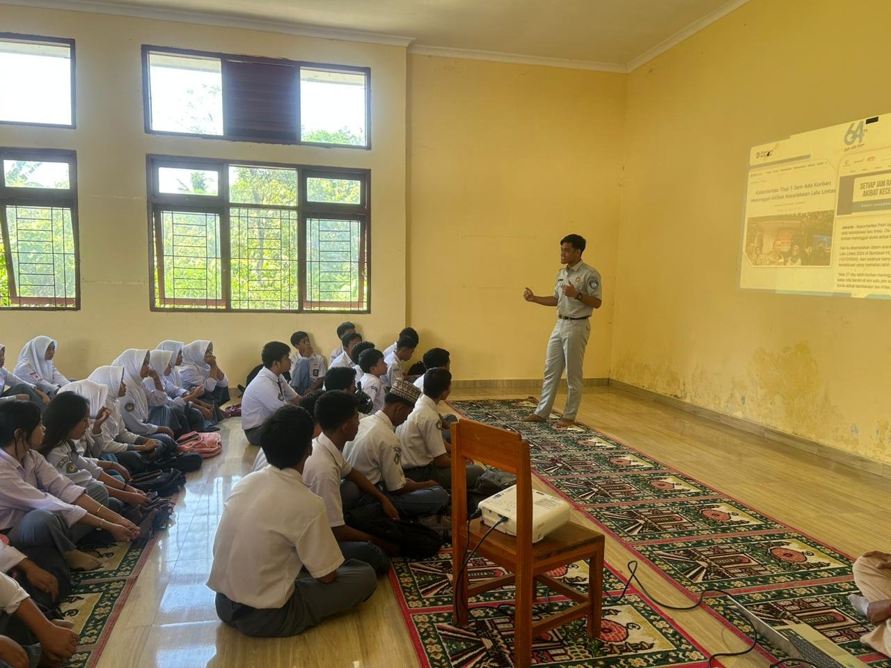 Selamat di Jalan Dimulai dari Pelajar : Jasa Raharja Cabang Mamuju Gelar Safety Campaign di SMKN Sulbar Marasa