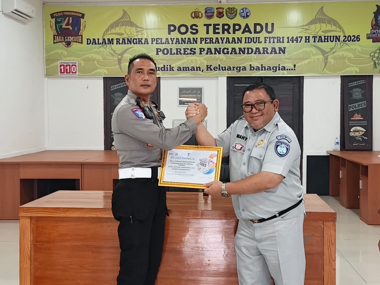 PT Jasa Raharja Berikan Apresiasi kepada Pos Pelayanan Terpadu Bundaran Merlin Polres Pangandaran Raih Juara 2 Pos Terbaik