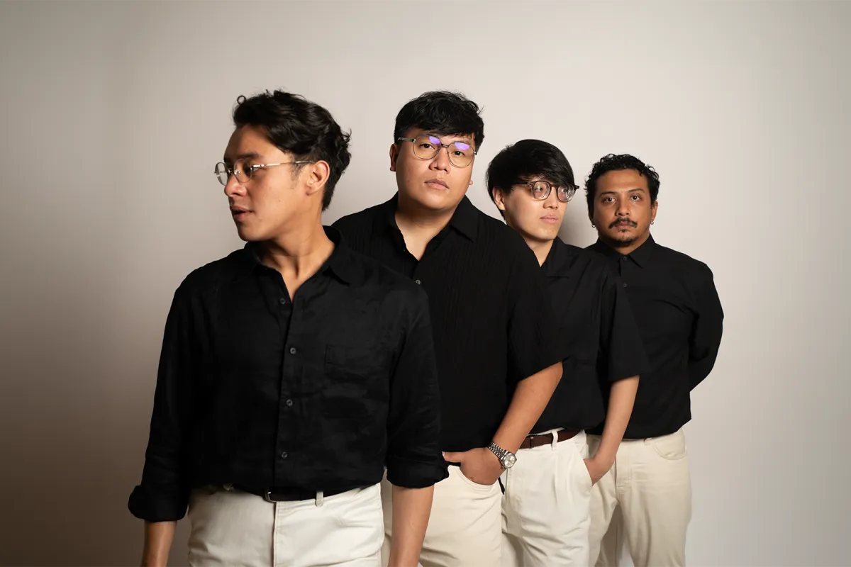 Sal Priadi Gandeng Wijaya 80, Rilis Single Kolaborasi “Bulan Bintang, Garis Melintang”