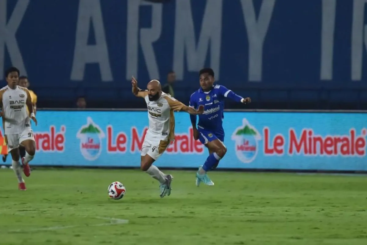 Persib Bandung Tahan Imbang Dewa United 2-2 di Menit Akhir