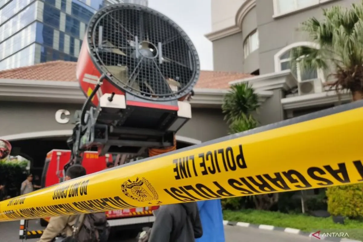 Apartemen Mediterania Jakarta Barat Terbakar, 110 Petugas Damkar Berjibaku Padamkan Api