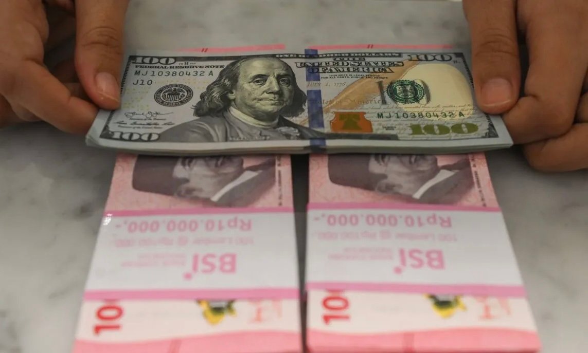 Kurs Rupiah Melemah ke Rp17.130 per Dolar AS, Terbebani Defisit APBN