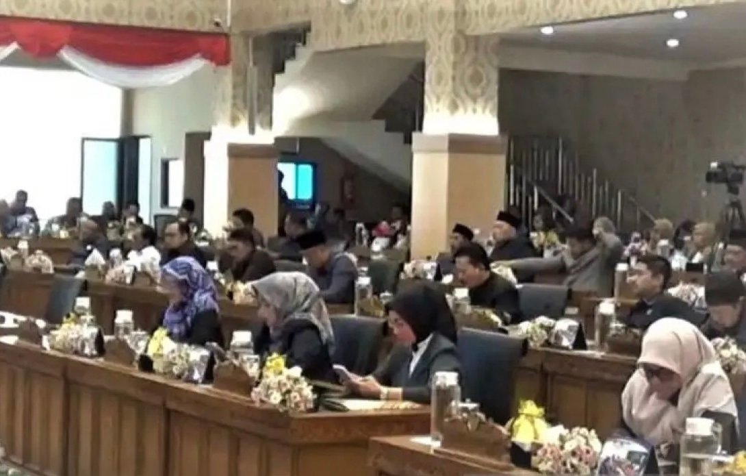 DPRD Kota Madiun dan Pemkot Sahkan 17 Raperda Jadi Perda