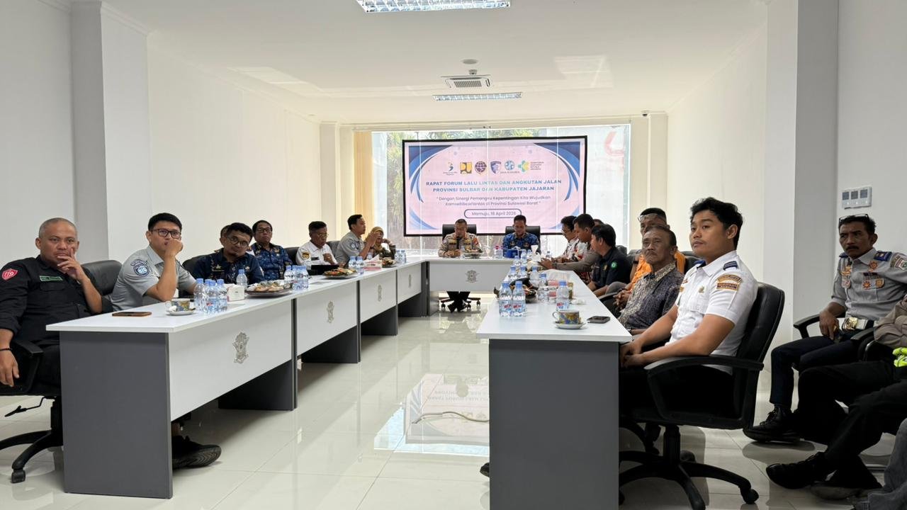 Dalam Upaya Menekan lakalantas : Jasa Raharja Cabang Mamuju Hadiri Rapat Forum Lalu Lintas dan Angkutan Jalan Provinsi Sulawesi Barat dan Kabupaten Jajaran