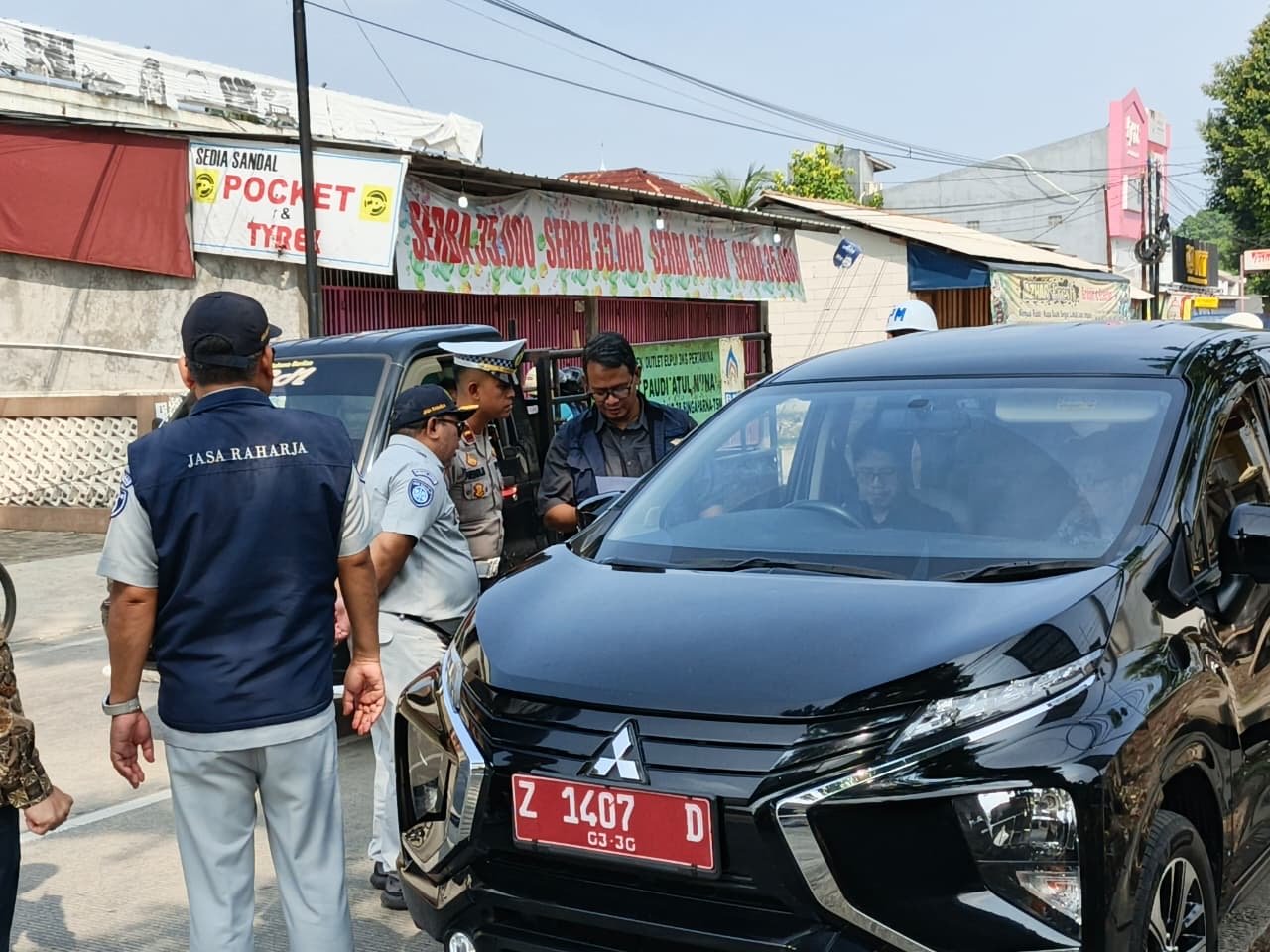 Tingkatkan Kepatuhan PKB dan SWDKLLJ, Jasa Raharja Bersama Tim Pembina Samsat Gelar Operasi Gabungan di Singaparna