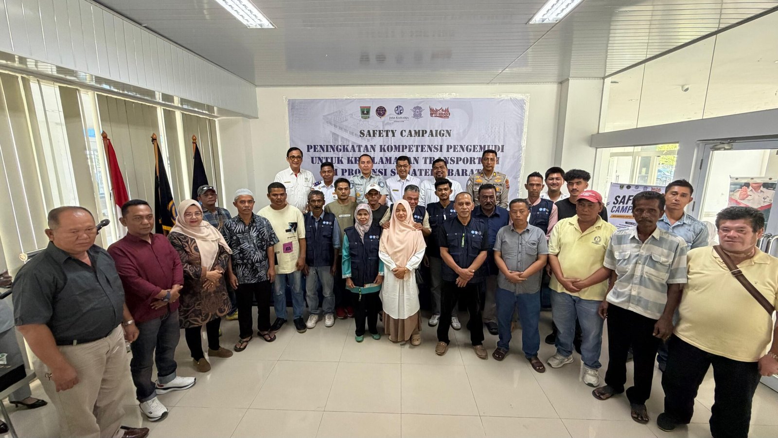 Jasa Raharja Sumbar Dorong Peningkatan Kompetensi Pengemudi Melalui Safety Campaign Transportasi