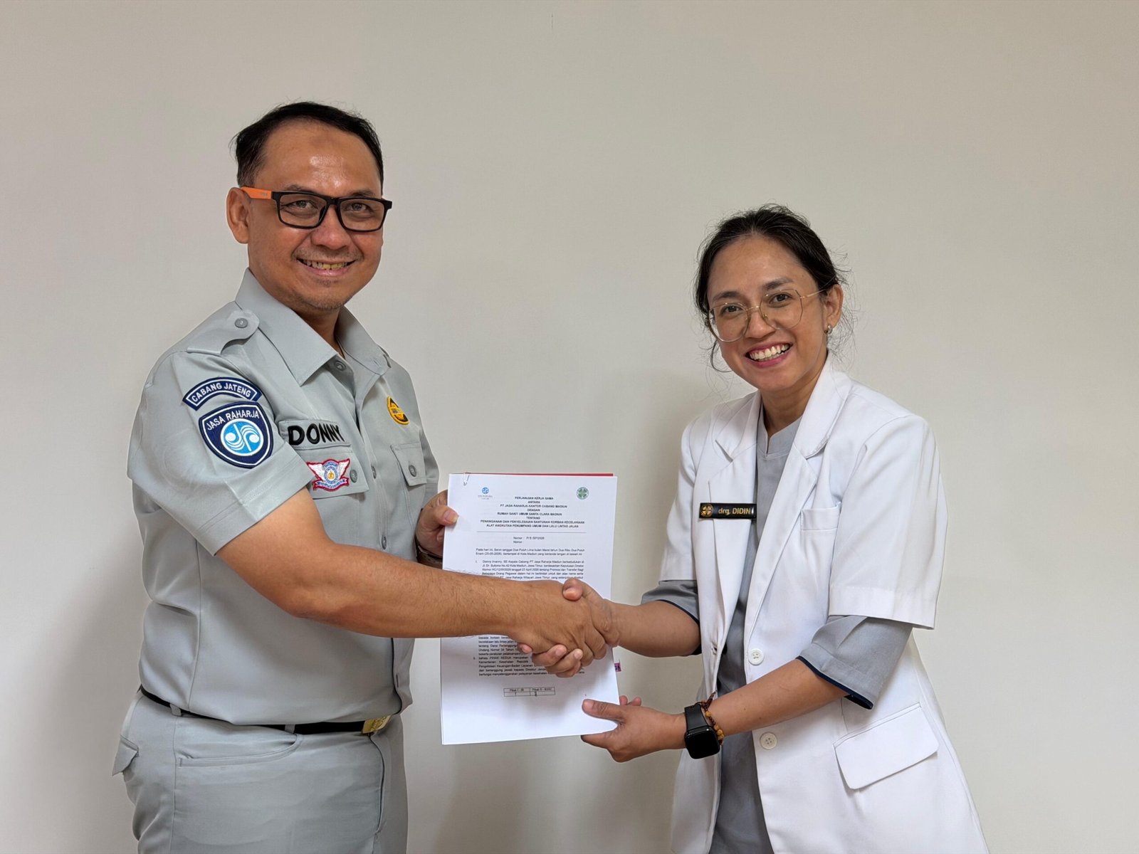 Tingkatkan Pelayanan, Jasa Raharja Tanda Tangani MoU Dengan RS Santa Clara Madiun