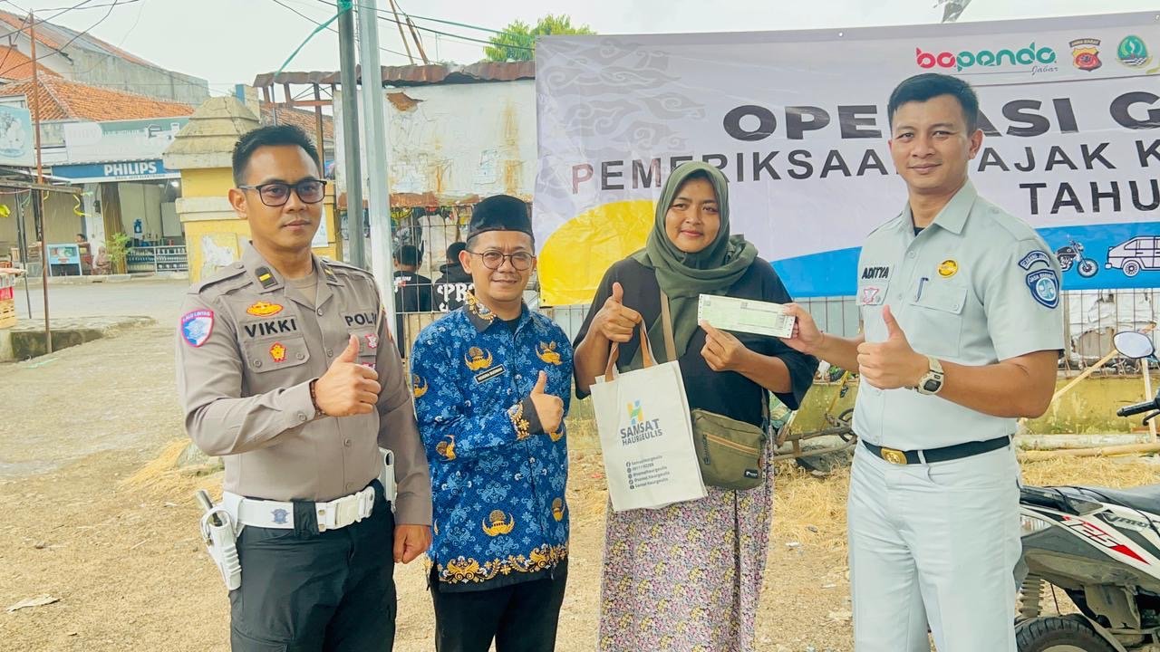 Hadirkan Samsat Keliling di Alun-Alun Haurgeulis, Tim Samsat Induk Haurgeulis Optimalkan Operasi Kepatuhan Pajak Kendaraan