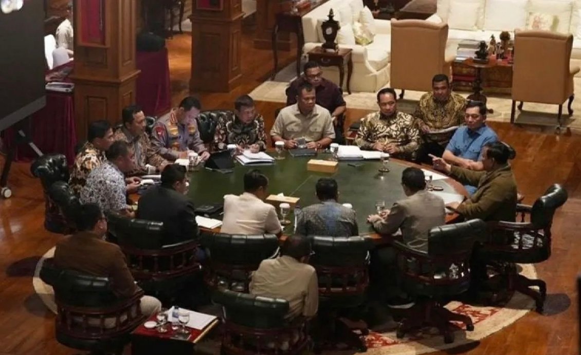 Presiden Prabowo Pimpin Ratas di Hambalang, Fokus Transformasi Pendidikan dan Militer