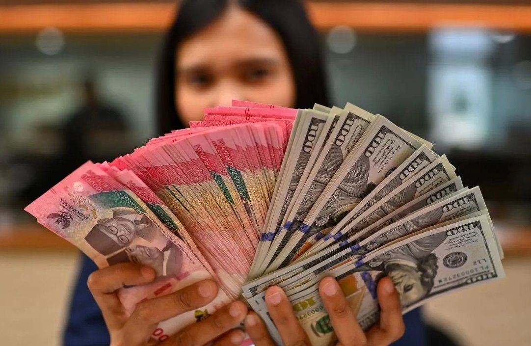 Rupiah Melemah, Pakar Wanti-Wanti Kenaikan Harga Bahan Baku Impor