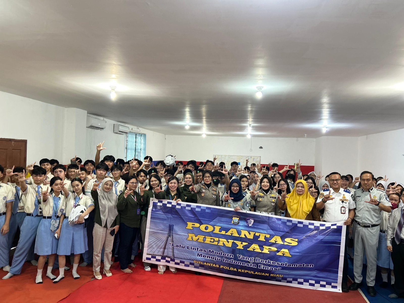 Jasa Raharja dan Ditlantas Polda Kepri Gelar Program Safety Campaign On The School di SMA dan SMK Harapan Utama Batam