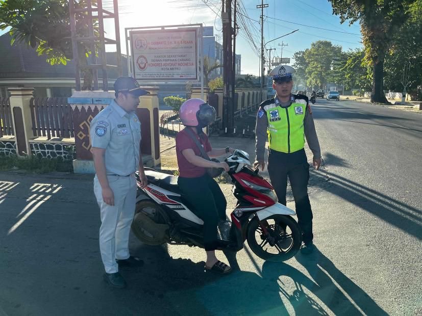Penanggung Jawab Samsat Metro bersama Mitra Gelar Opsgab PAM Rawan Pagi untuk Tingkatkan Kepatuhan Berlalu Lintas