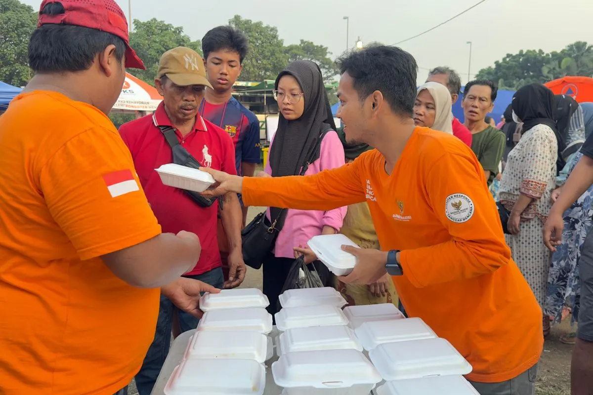 Baznas Bazis DKI Salurkan Bantuan Darurat untuk Penyintas Kebakaran Kemayoran