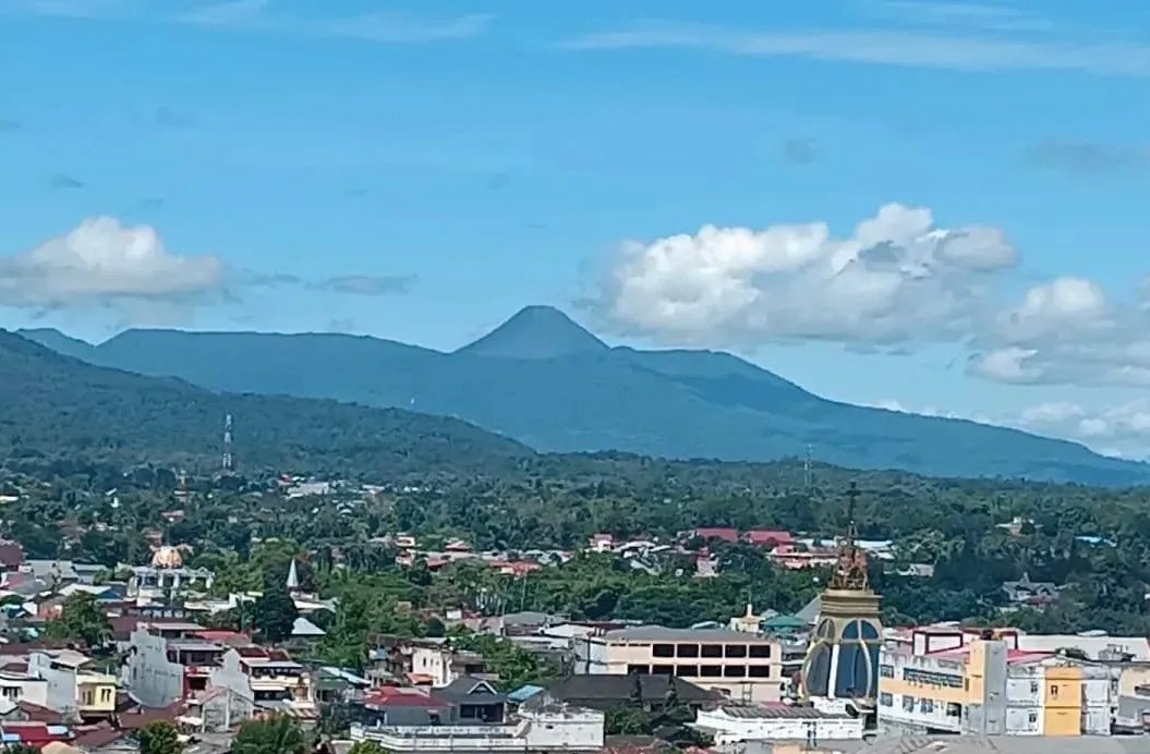 Badan Geologi Keluarkan Imbauan, Pendaki Diminta Menjauh dari Kawah Gunung Soputan