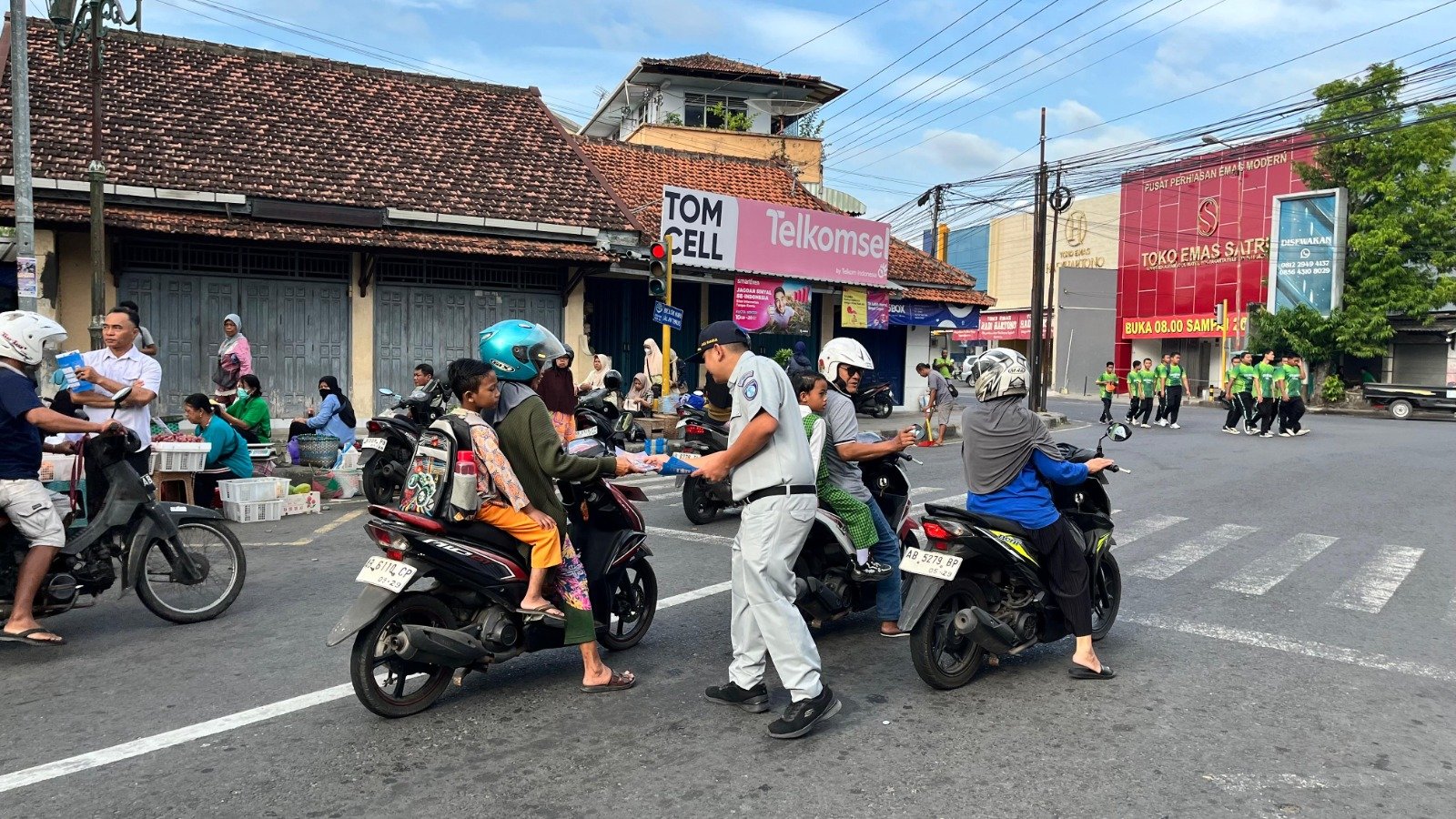 Reward Emas Jadi Daya Tarik, Samsat Kulon Progo Ajak Masyarakat Tertib Bayar PKB dan SWDKLLJ
