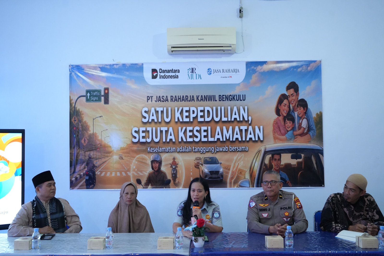 Jasa Raharja Bengkulu Perkuat Peran Orang Tua dalam Membangun Budaya Tertib Berlalu Lintas Sejak Dini Jasa Raharja Bengkulu Perkuat Peran Orang Tua dalam Membangun Budaya Tertib Berlalu Lintas Sejak Dini