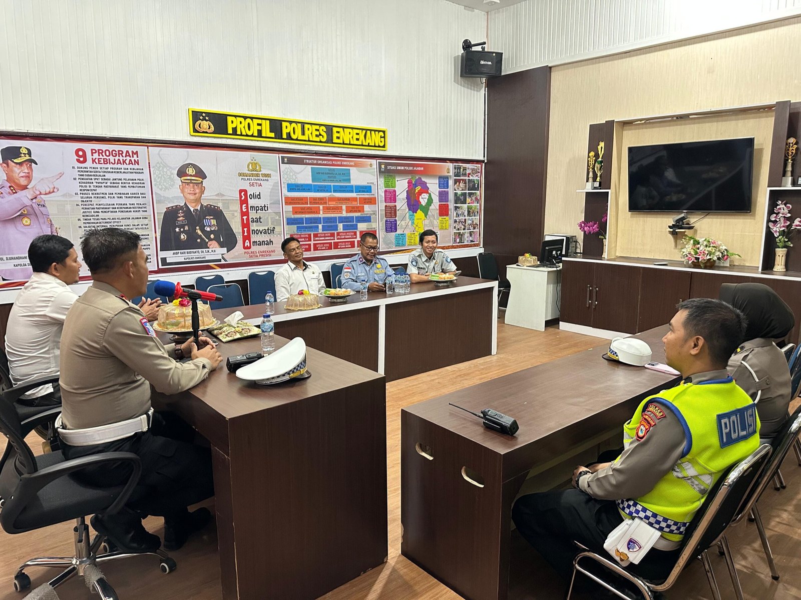 PT Jasa Raharja Cabang Parepare Bersama Satlantas Polres Enrekang, Dinas Perhubungan Enrekang, dan Dinas PUPR Enrekang Perkuat Sinergitas Melalui Rapat Koordinasi Forum Komunikasi Lalu Lintas (FKLL)