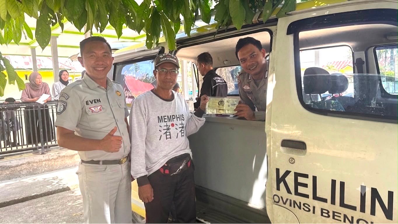 Jasa Raharja Bersama Tim Pembina Samsat Seluma Sosialisasikan Program Pemutihan Pajak dan Layanan Digital di Desa Suka Sari