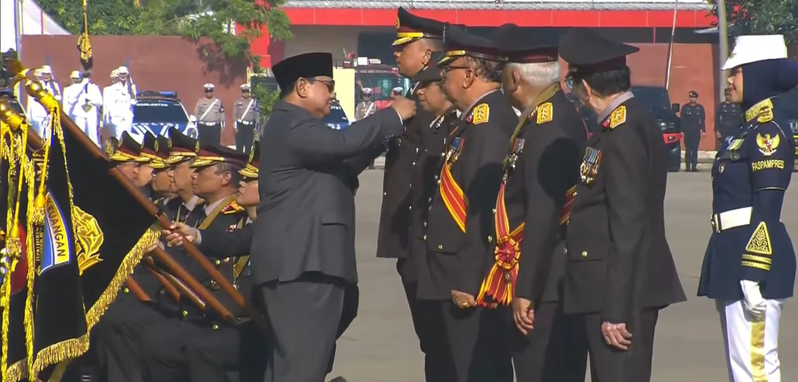 Presiden Beri Penghargaan Bintang Bhayangkara Nararya untuk 3 Personel Polri