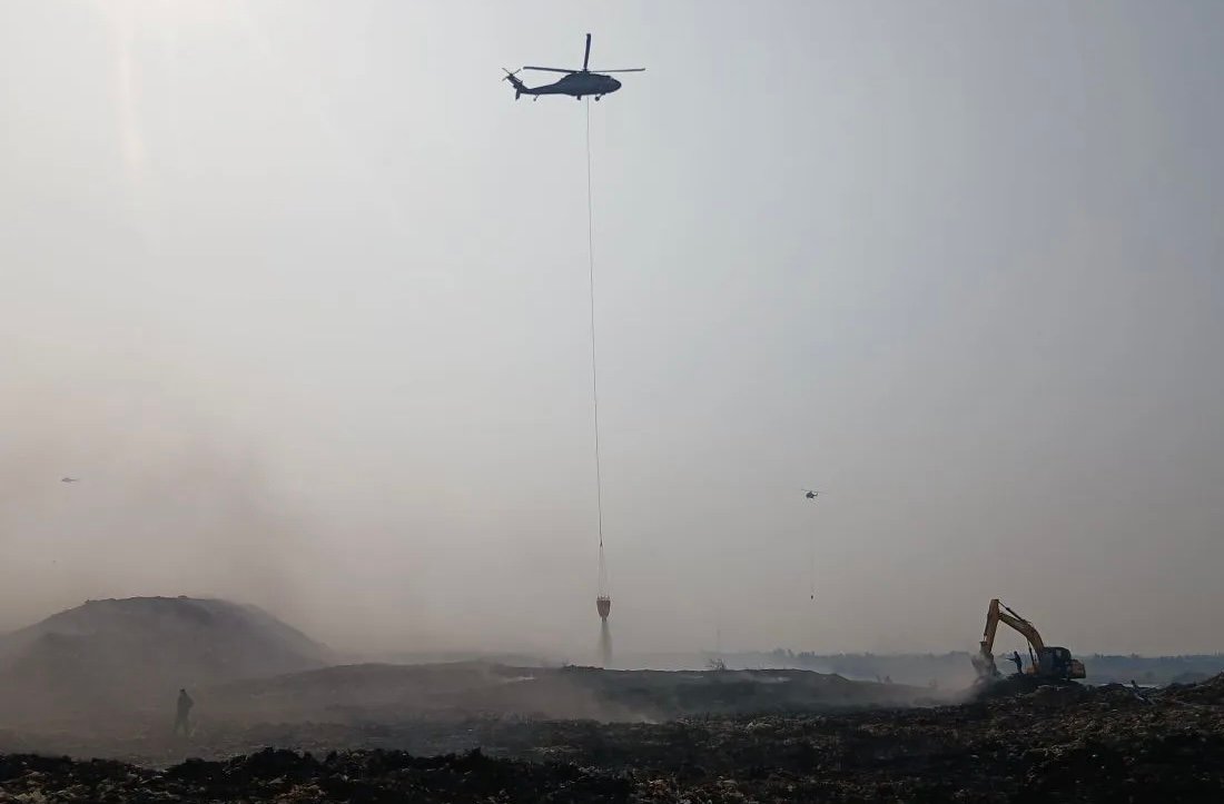 Kebakaran TPA Jatiwaringin Padam, BNPB Setop Operasi Heli Pengebom Air