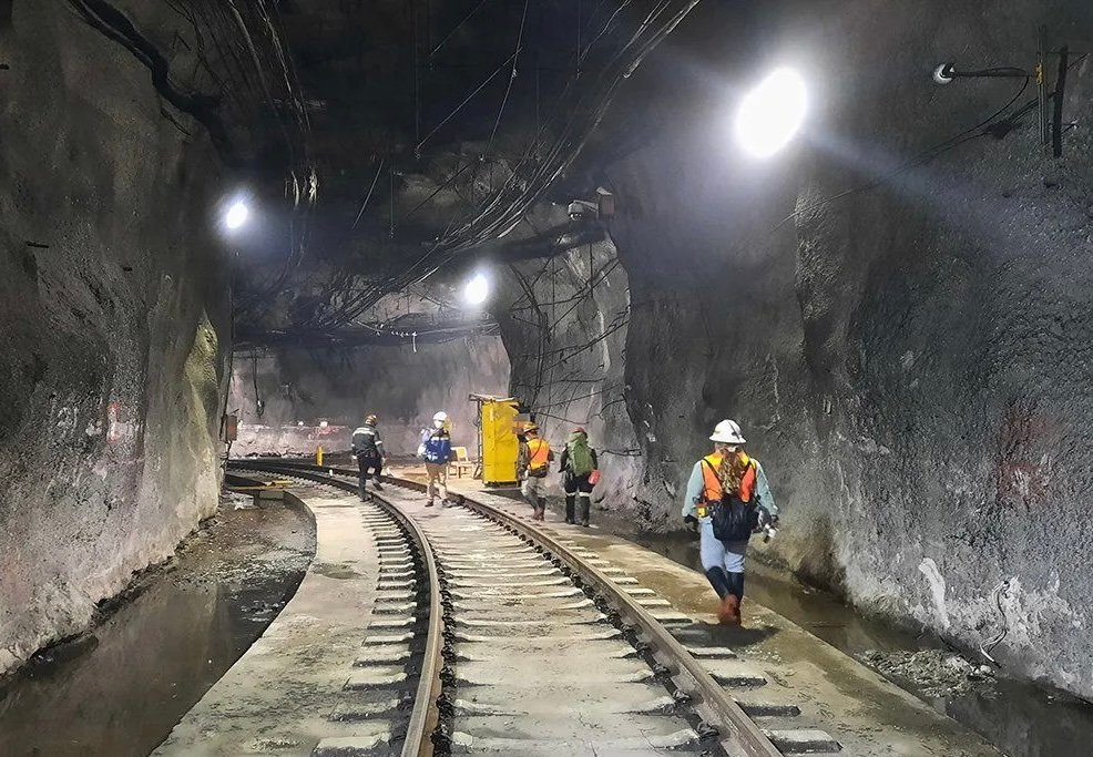 Melonjak Tajam! Freeport Indonesia Targetkan Produksi 43 Ton Emas pada 2028
