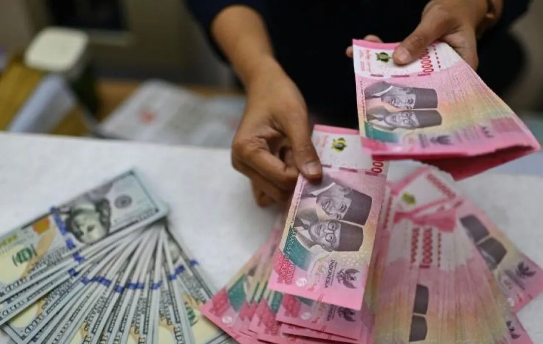 Rupiah Melemah ke Rp18.009 Akibat Sentimen Kenaikan Suku Bunga The Fed