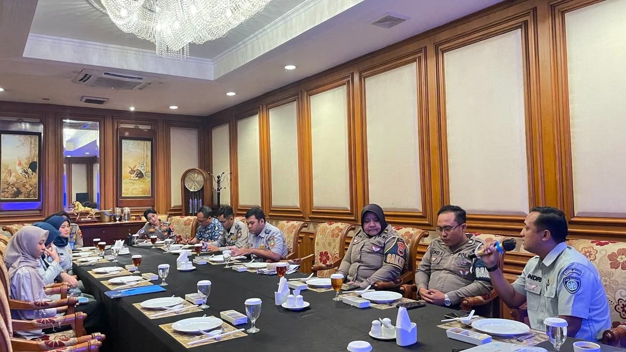 Jasa Raharja Surakarta Perkuat Sinergi Lintas Instansi Melalui Forum Lalu Lintas Angkutan Jalan untuk Menekan Angka Kecelakaan Jasa Raharja Surakarta Perkuat Sinergi Lintas Instansi Melalui Forum Lalu Lintas Angkutan Jalan untuk Menekan Angka Kecelakaan