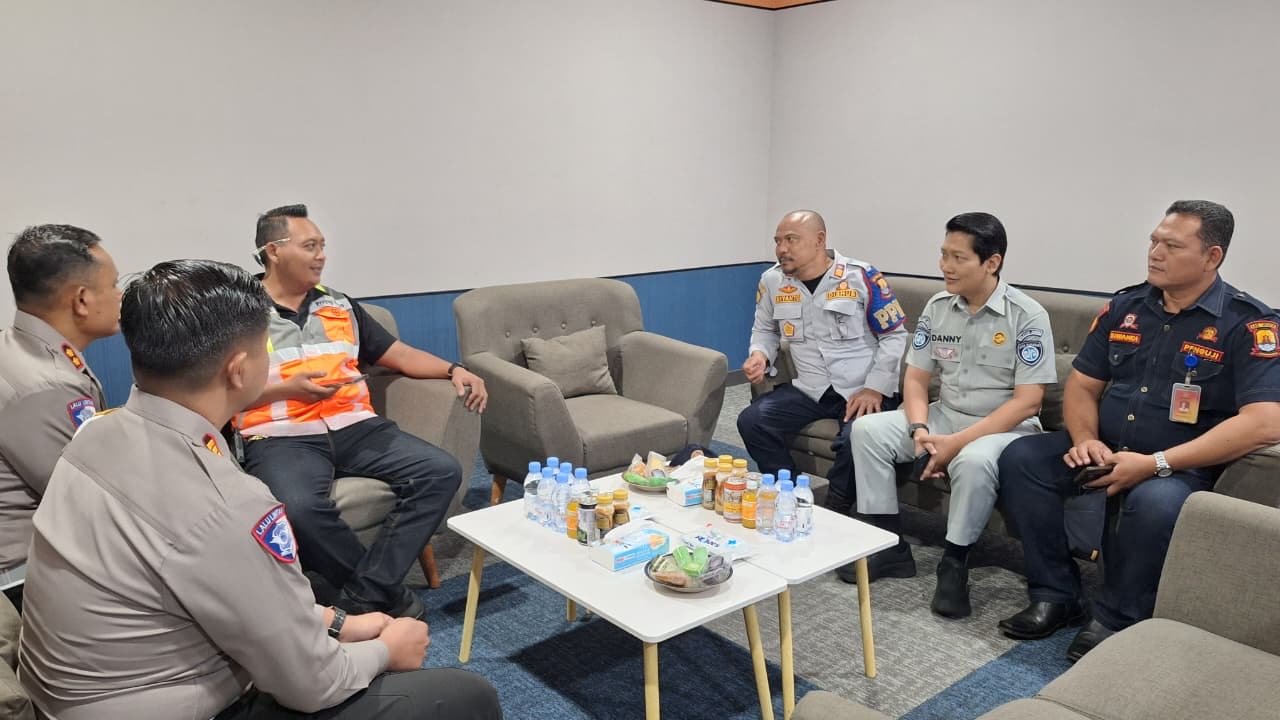 Upaya Peningkatan Keselamatan Lalu Lintas, PT Jasa Raharja (Persero) Cabang Cirebon Gelar Forum Komunikasi Lalu Lintas (FKLL) di Ex. GT Palimanan Utama KM 188 A Tol Cipali Kab Cirebon