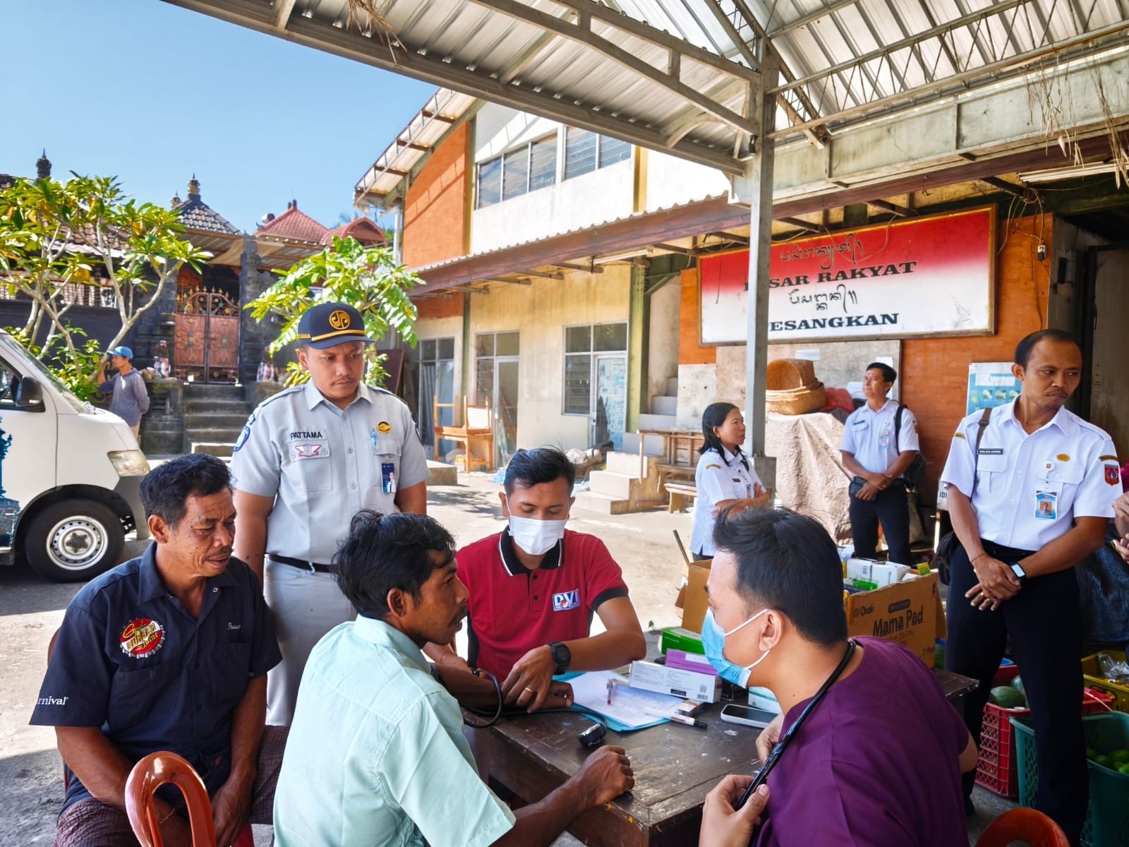 Bukan Sekadar Layanan Samsat Keliling,Jasa Raharja Bawa Pesan Keselamatan ke Pasar Rakyat Pesangkan