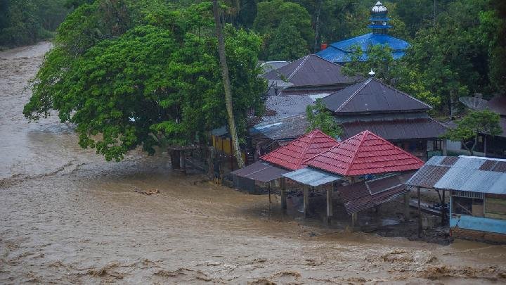 Hujan Lebat dan Sungai Meluap, Dua Jorong di Agam Sumbar Terendam Banjir