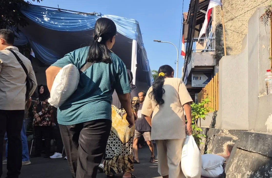 Bulog Salurkan Bantuan 1.184 Ton Beras bagi 39.472 Warga di Cimahi