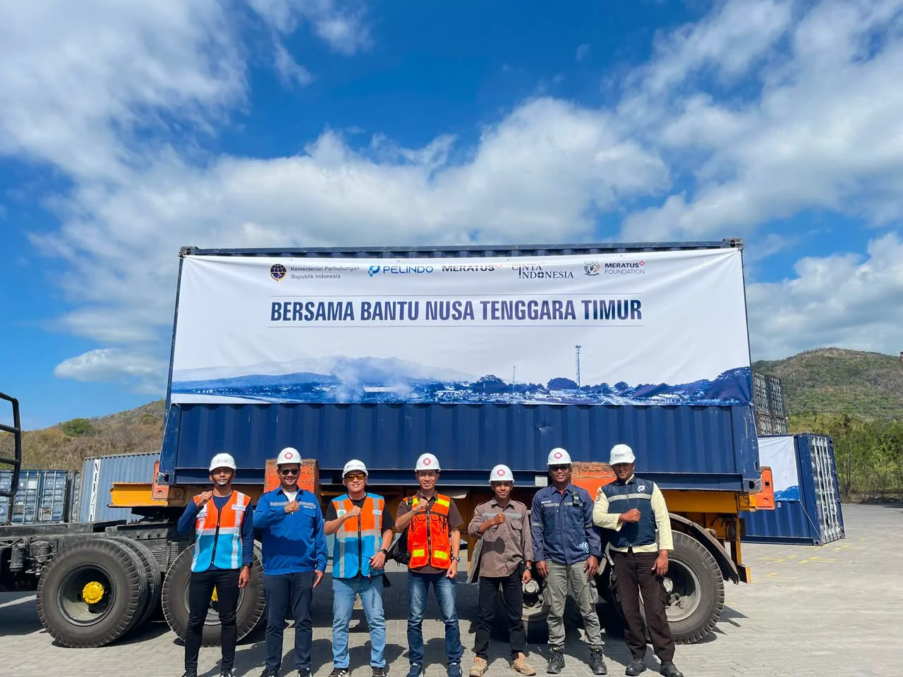 Pasca Gempa NTT, Kemenhub dan Meratus Salurkan 150 Ton Bantuan