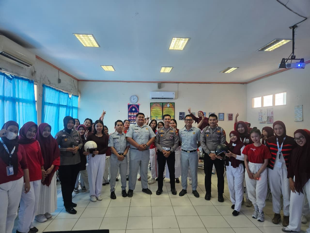 Jasa Raharja dan Satlantas Polres Singkawang Ajak Mahasiswa Jadi Pelopor Keselamatan Berlalu Lintas