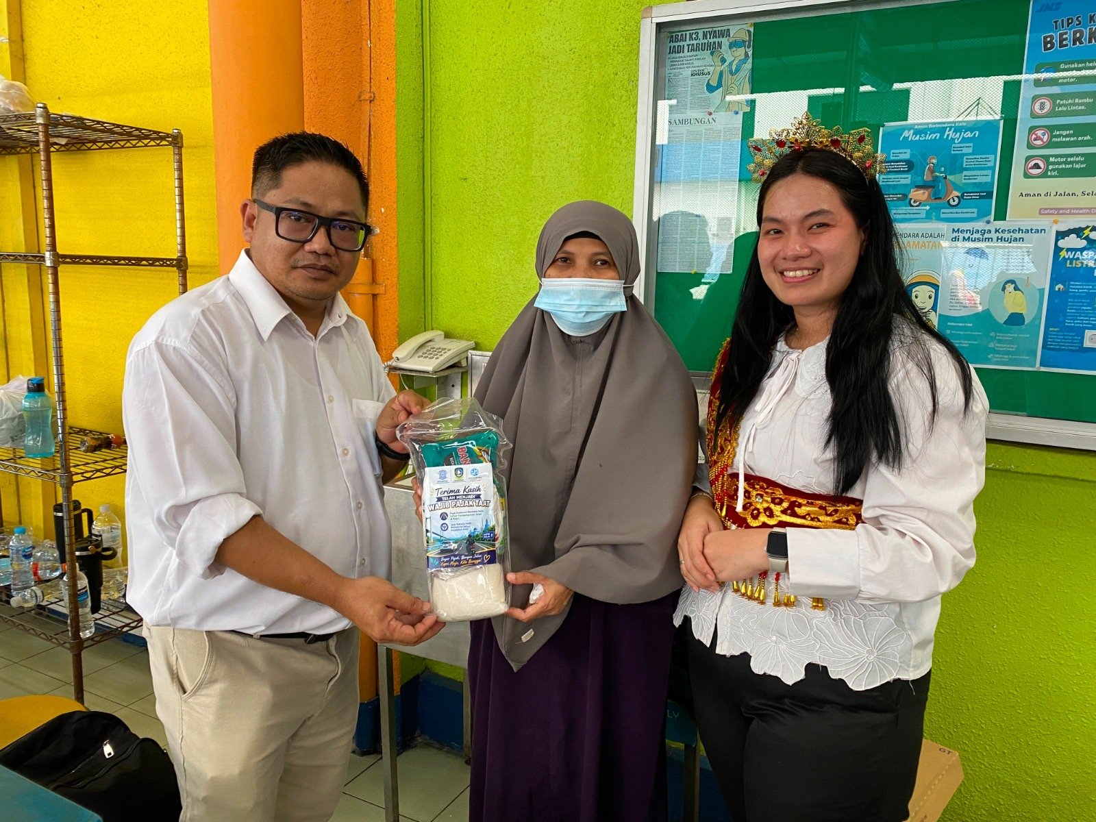 Meriahkan HUT RI ke-81, Jasa Raharja Kepri Inisiasi Layanan Pajak Kendaraan bermotor Bersama UPTD PPD Batu Aji di PT JMS Kota Batam
