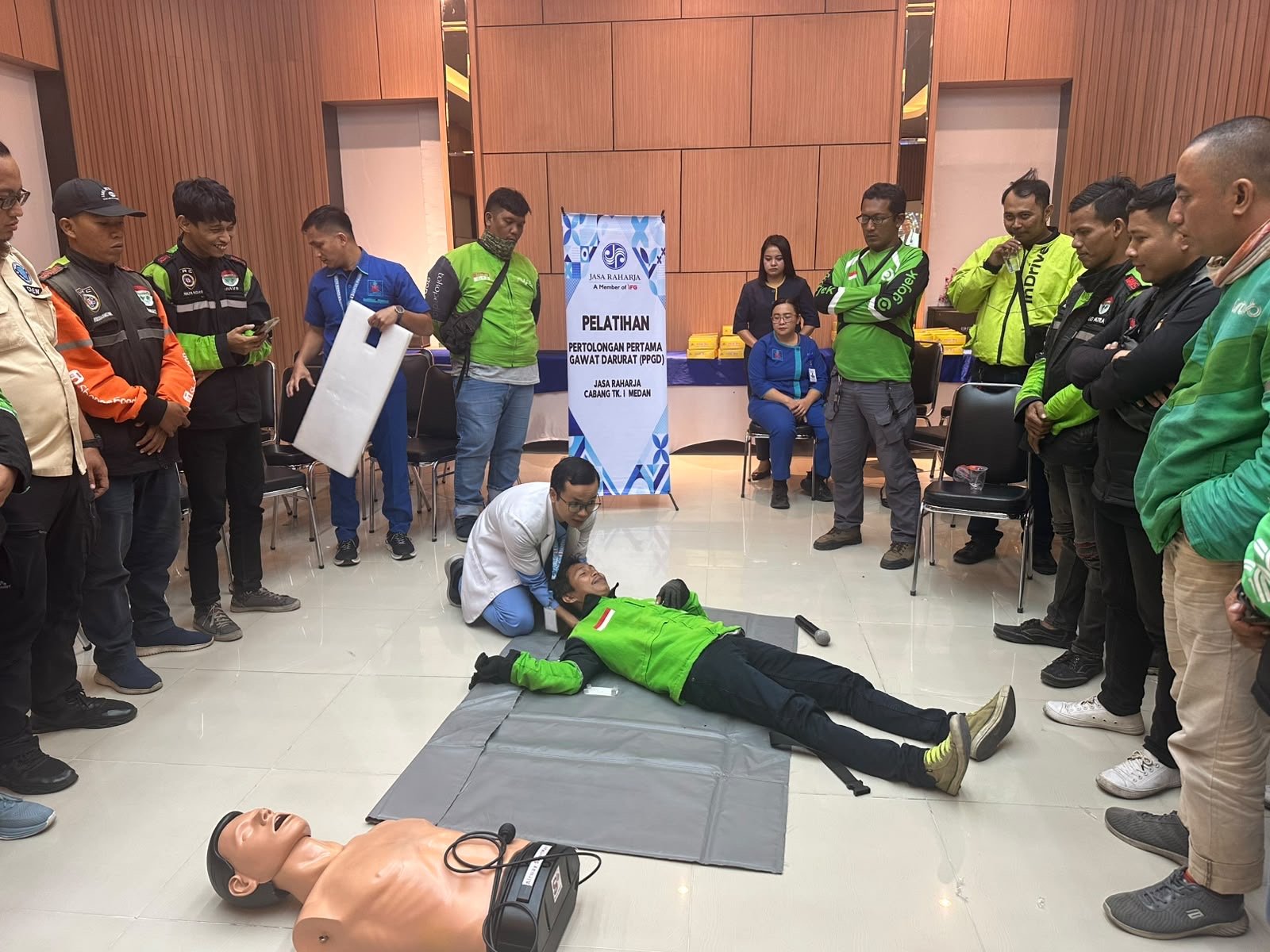 PT Jasa Raharja (Persero) Cabang Tk.I Medan dan Rumah Sakit Mitra Sejati Bersinergi Gelar Pelatihan Pertolongan Gawat Darurat kepada Komunitas GODAMS Medan