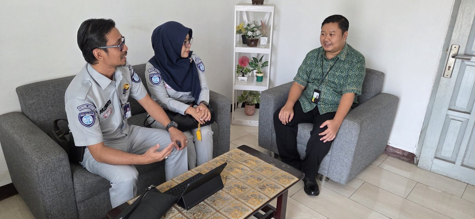 Jasa Raharja dan Pegadaian Batang Perkuat Sinergi Dorong Kepatuhan PKB dan SWDKLLJ