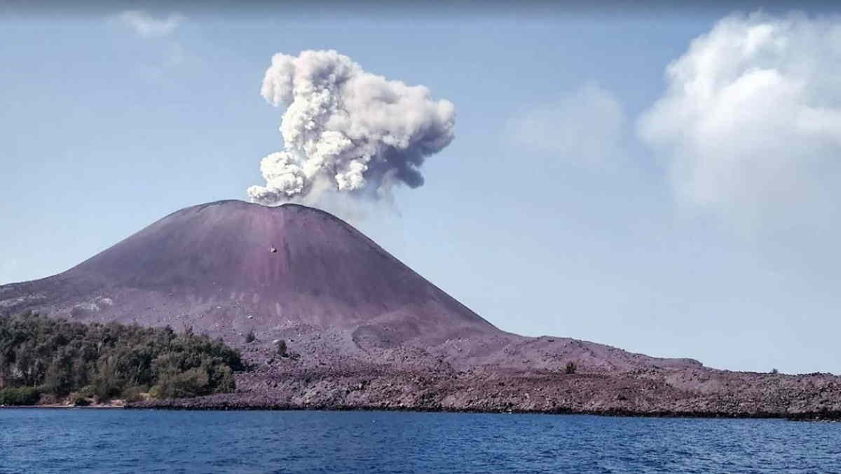 Gunung Anak Krakatau Aktif, BMKG Pastikan Gelombang Selat Sunda Aman